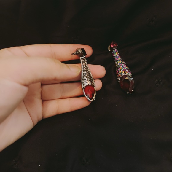 Elegant Multicolor Drop Earrings - Picture 2 of 3